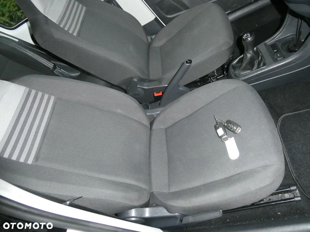 Volkswagen up! 1.0 Beats - 16