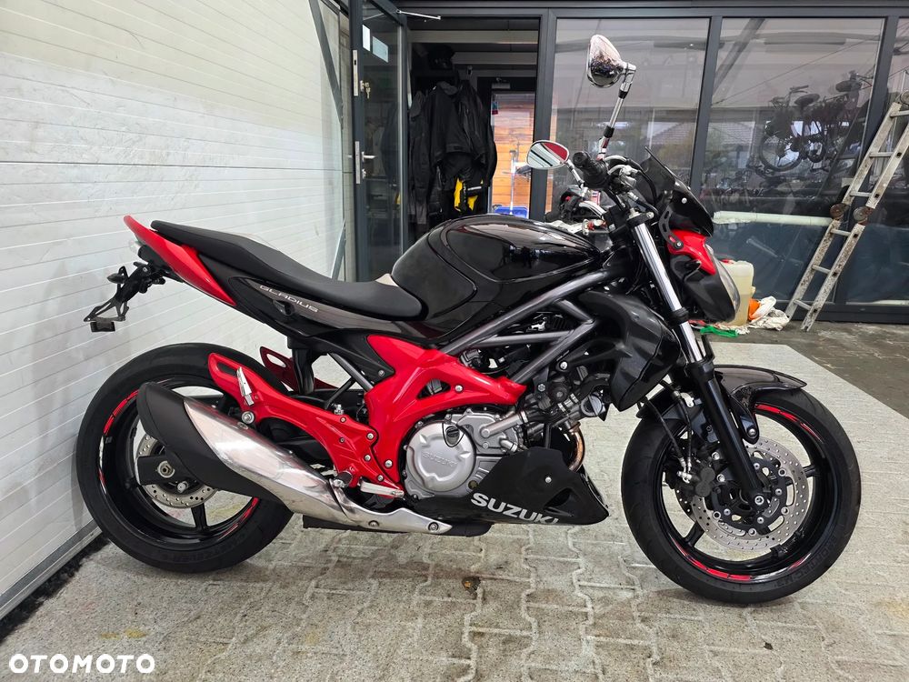 Suzuki Gladius - 7