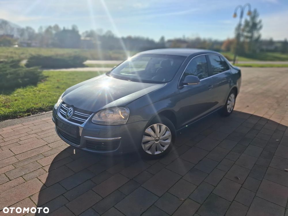 Volkswagen Jetta 2.0 TDI DPF Highline - 1