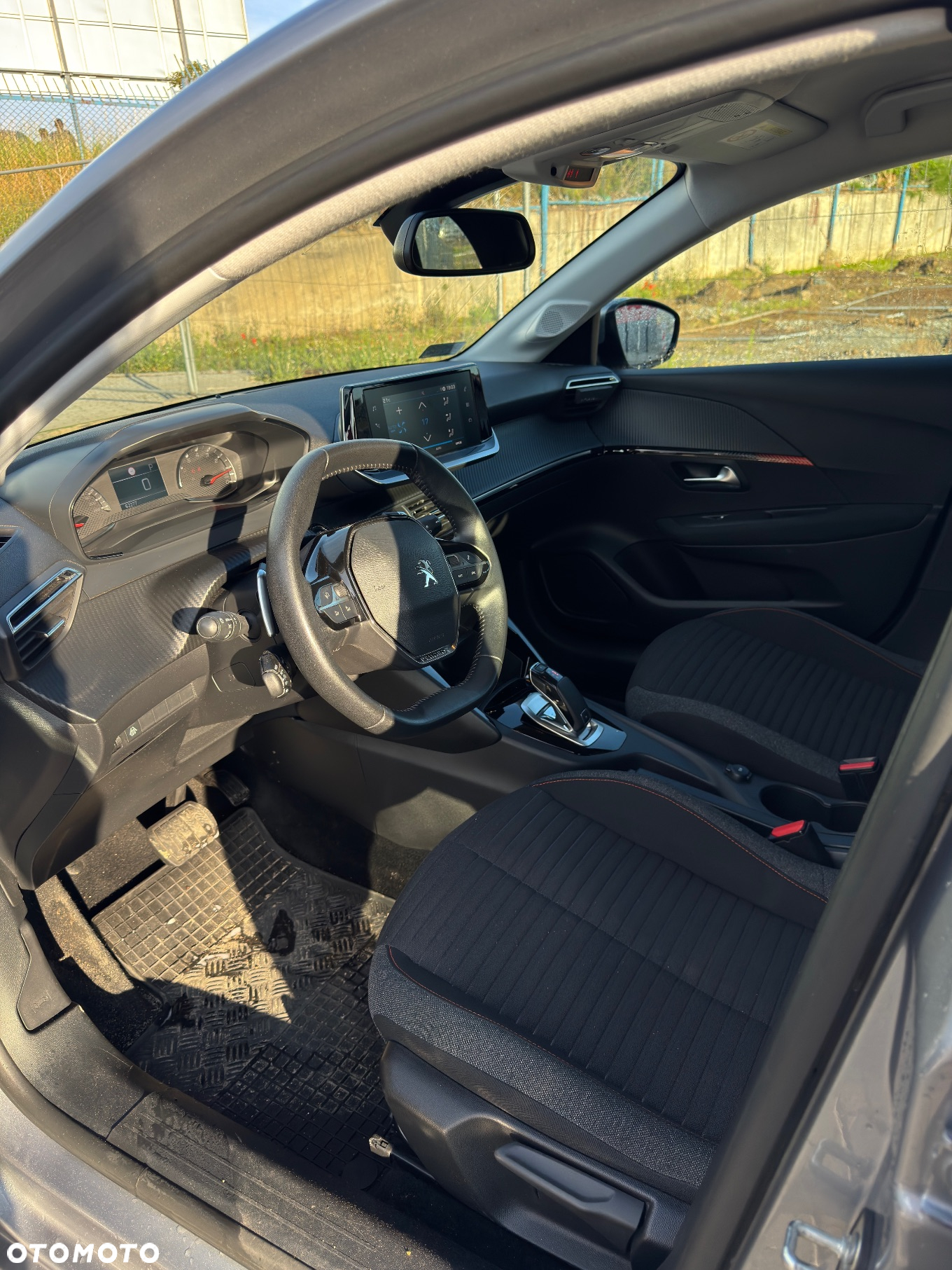 Peugeot 208 1.2 PureTech Active S&S EAT8 - 8
