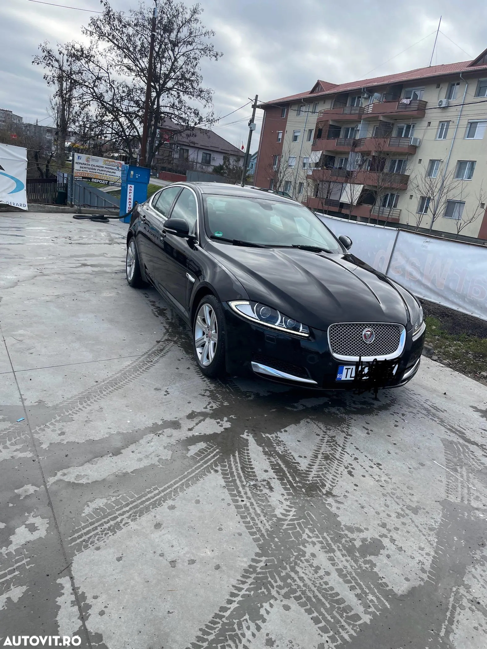 Jaguar XF - 15