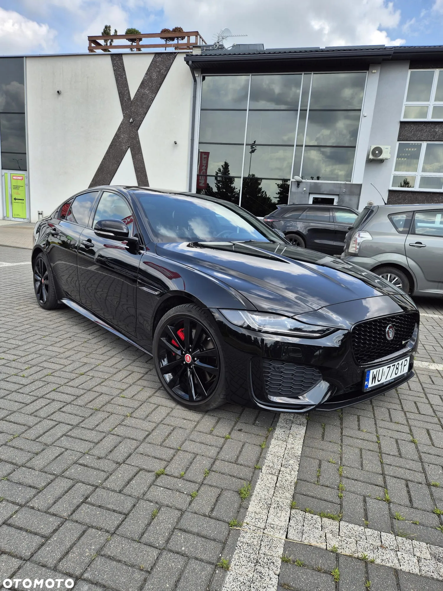 Jaguar XE - 9