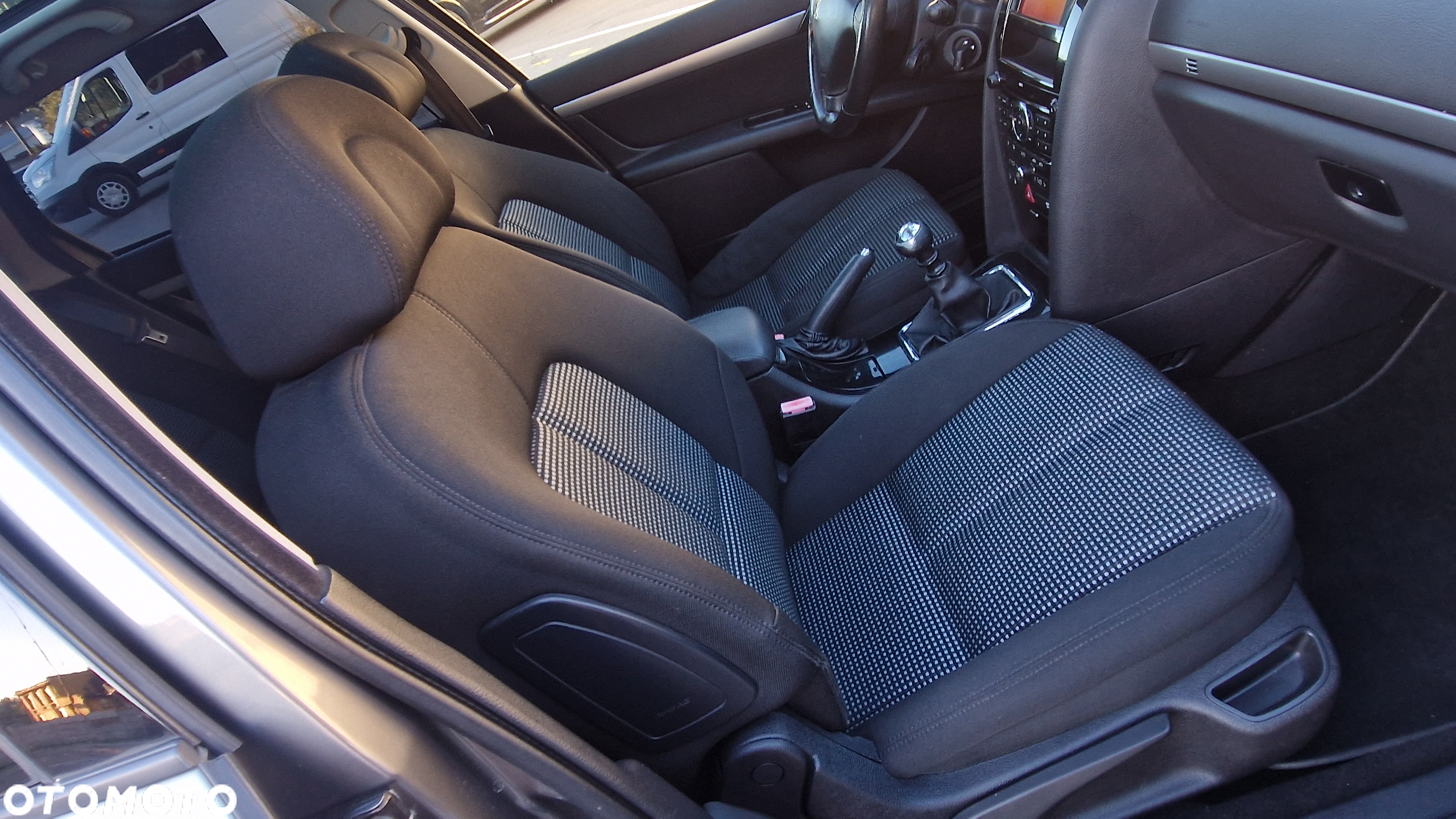 Peugeot 407 2.0 HDI Premium - 21
