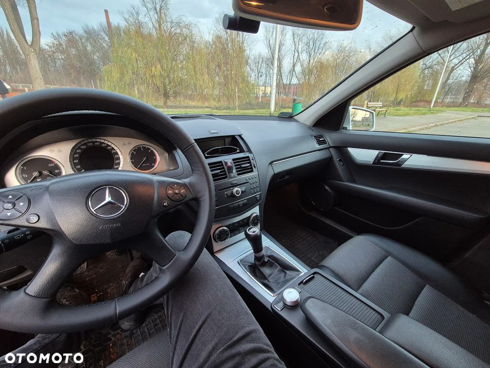Mercedes-Benz Klasa C 220 CDI DPF Avantgarde - 16