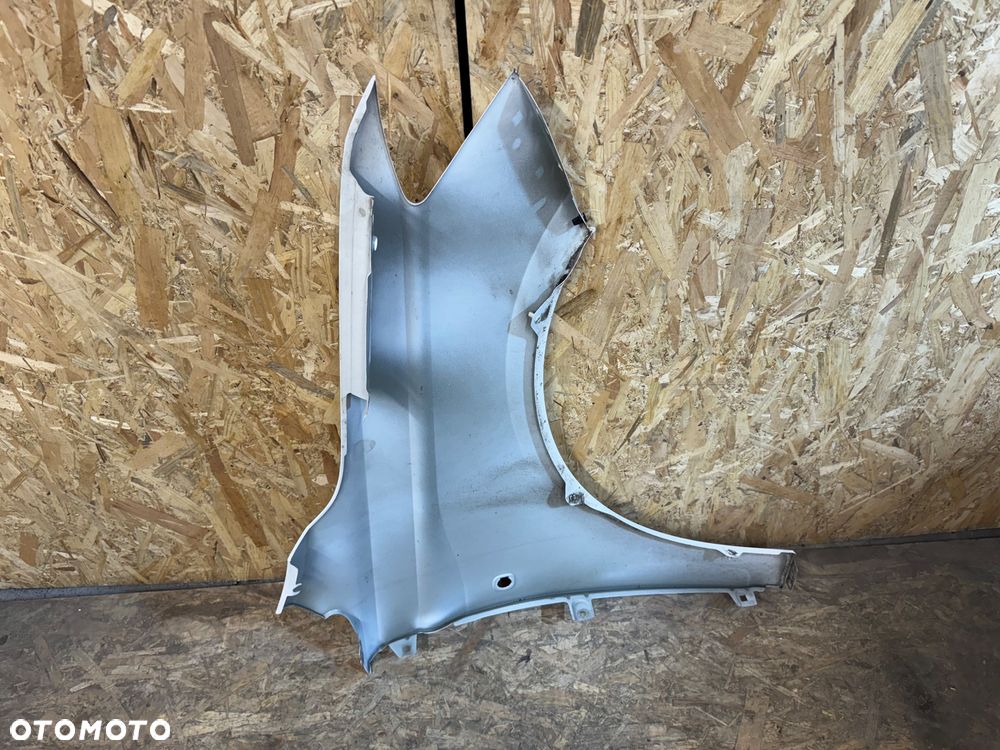 Przedni lewy błotnik Volkswagen caddy 2k7 - 6