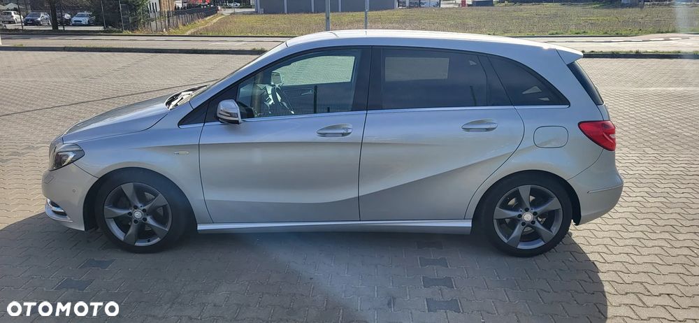 Mercedes-Benz Klasa B 180 (BlueEFFICIENCY) 7G-DCT - 8