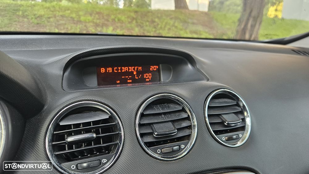 Peugeot 308 1.6 HDi Premium - 16