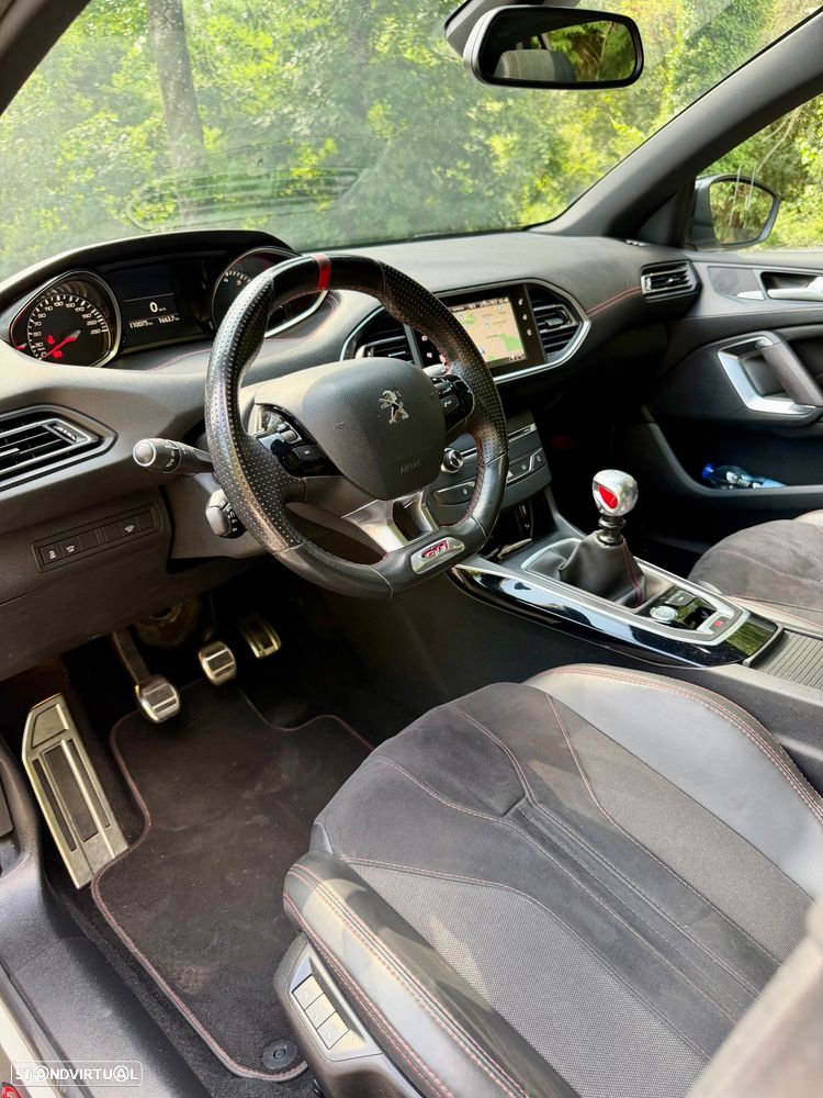 Peugeot 308 1.6 e-THP GTi - 8