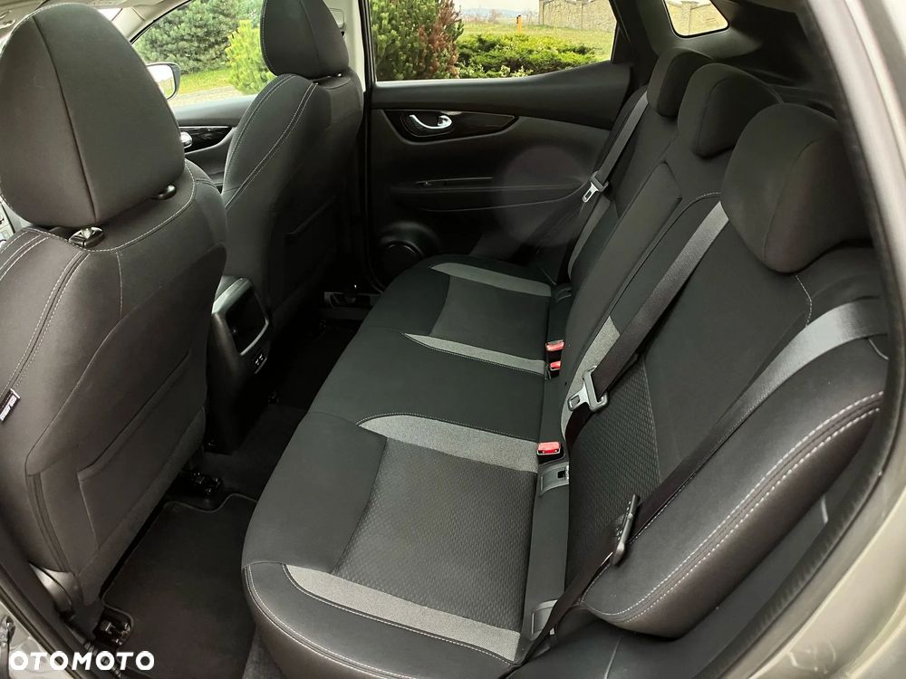 Nissan Qashqai 1.3 DIG-T N-CONNECTA - 23