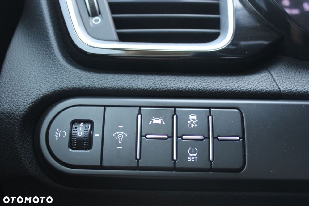 Kia XCeed - 30