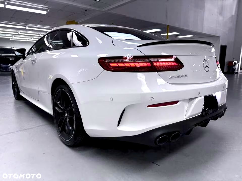 Mercedes-Benz Klasa E 300 9G-TRONIC AMG Line - 1