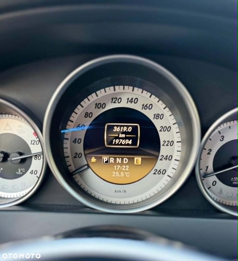 Mercedes-Benz Klasa C 350 BlueEff Avantgarde - 26