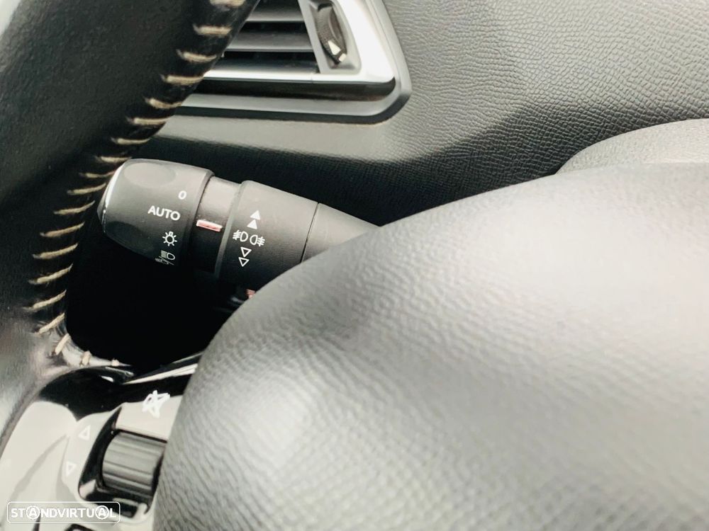 Peugeot 308 SW 1.5 BlueHDi Allure - 15