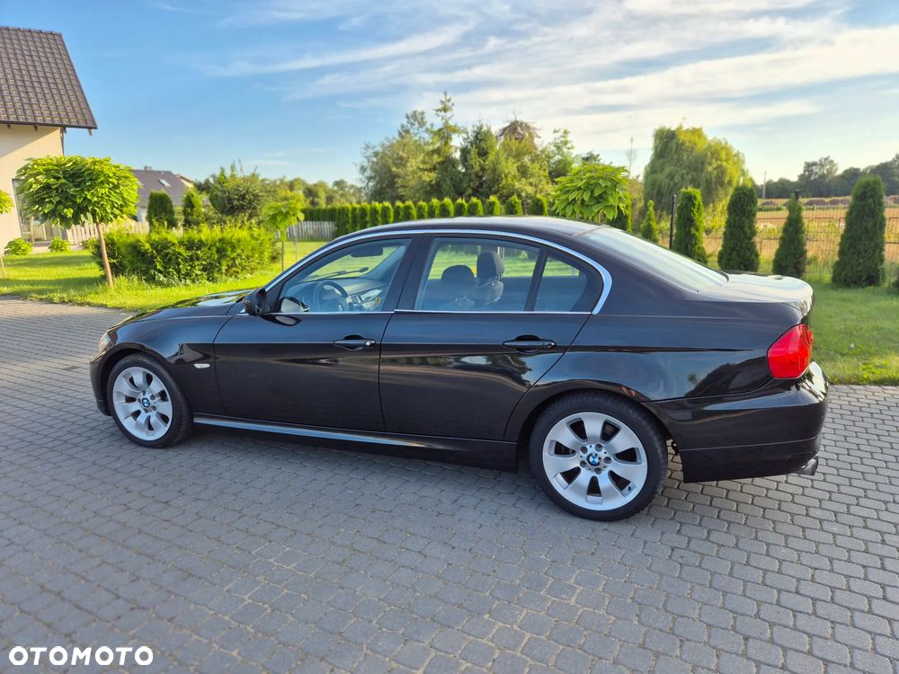 BMW Seria 3 325i Edition Sport - 15
