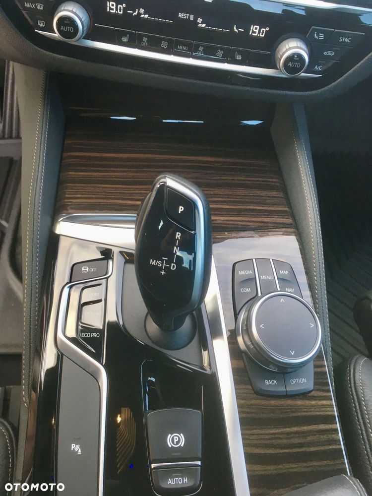 BMW Seria 5 540i GPF xDrive Luxury Line - 21