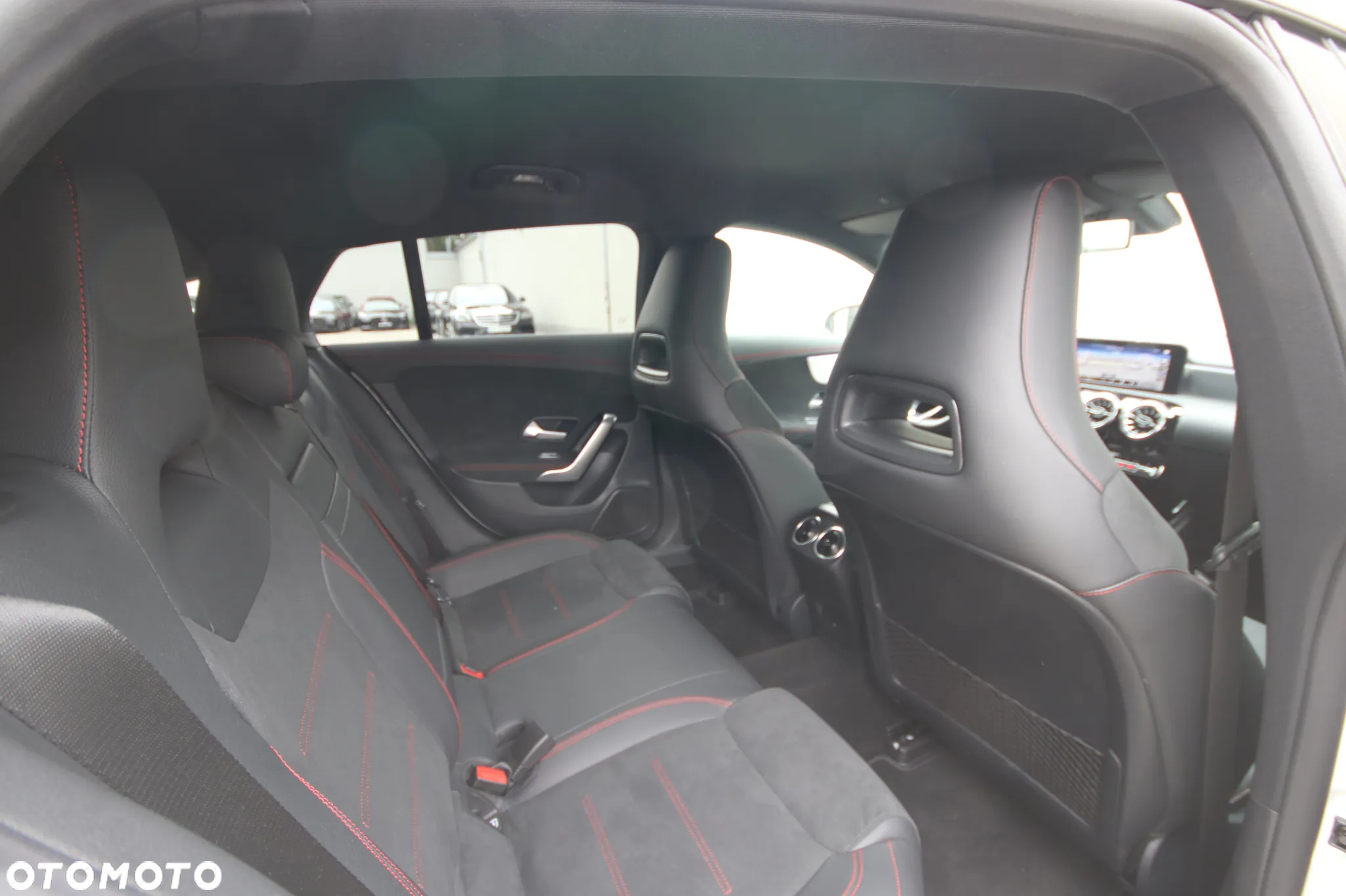 Mercedes-Benz CLA 200 AMG Line 7G-DCT - 23