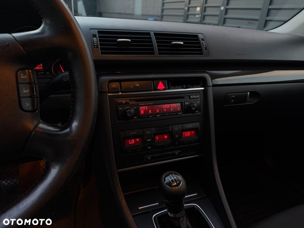 Audi A4 Limousine - 7