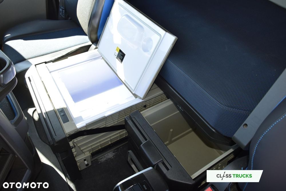 Volvo FH 500 Globetrotter XL Mega - 13