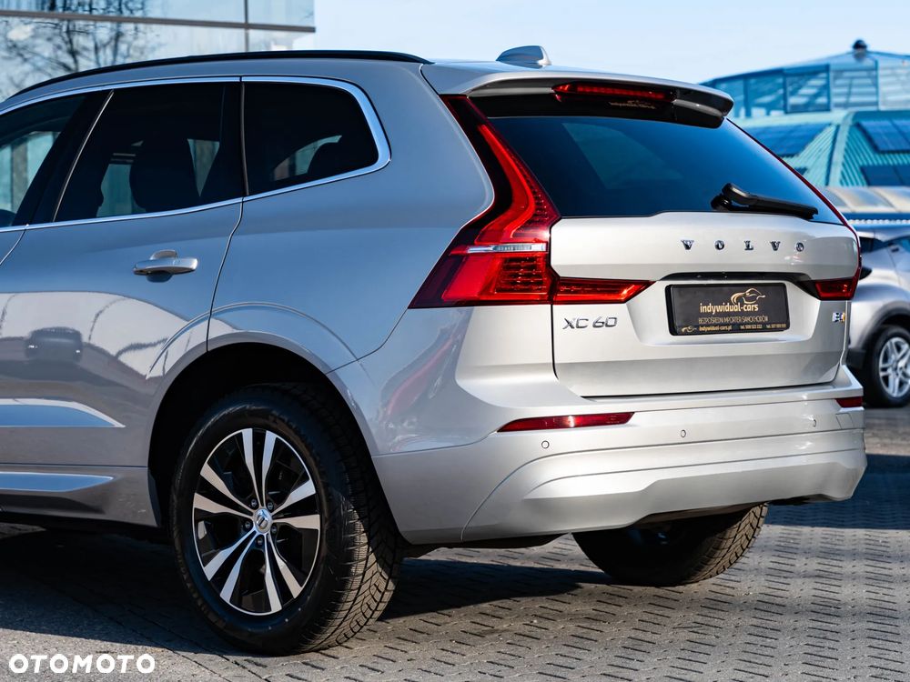 Volvo XC 60 B4 D Geartronic Momentum Pro - 12