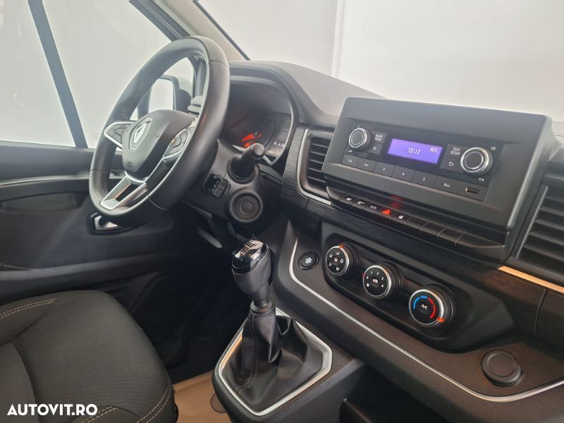 Renault Trafic 2.0 Blue dCi 150 S&S L2 8+1 Zen - 12
