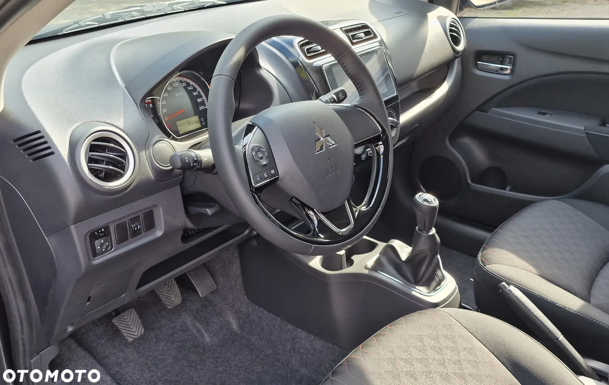 Mitsubishi Space Star 1.2 Invite SDA CVT - 11