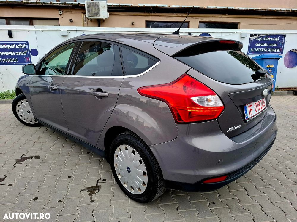 Ford Focus 1.6 TDCI ECOnetic 88g Start-Stopp-System Titanium - 5