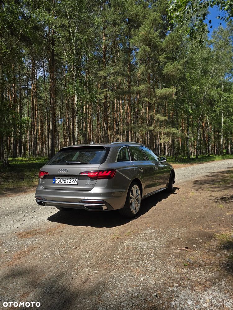 Audi A4 Avant 40 TDI S tronic - 4