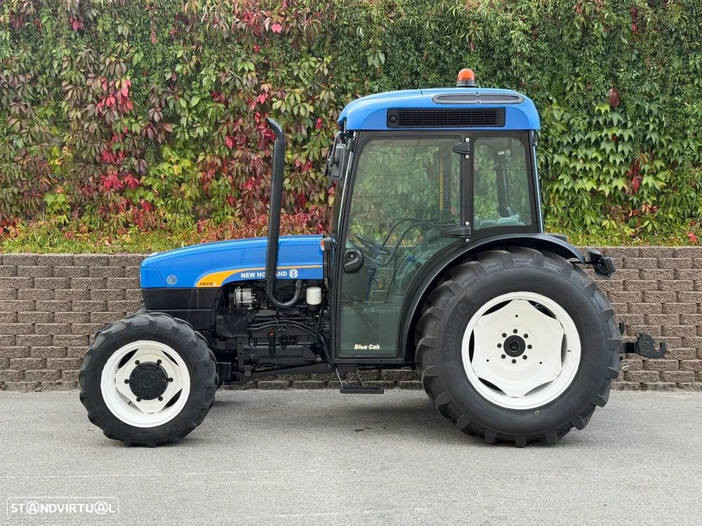 New Holland TN95FA Cab/AC 4RM - 19
