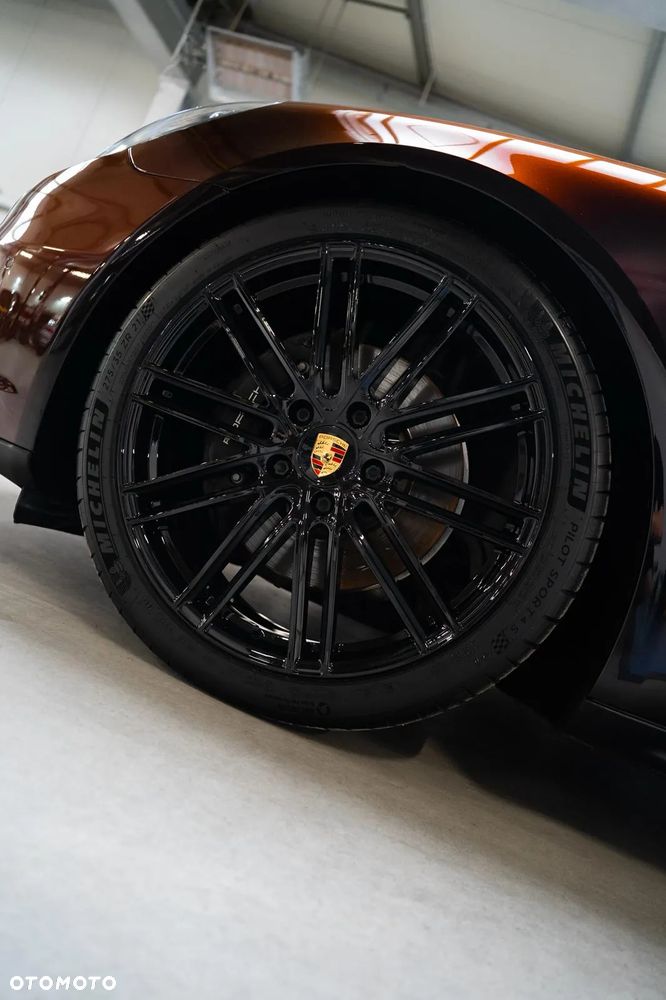 Porsche Panamera - 4