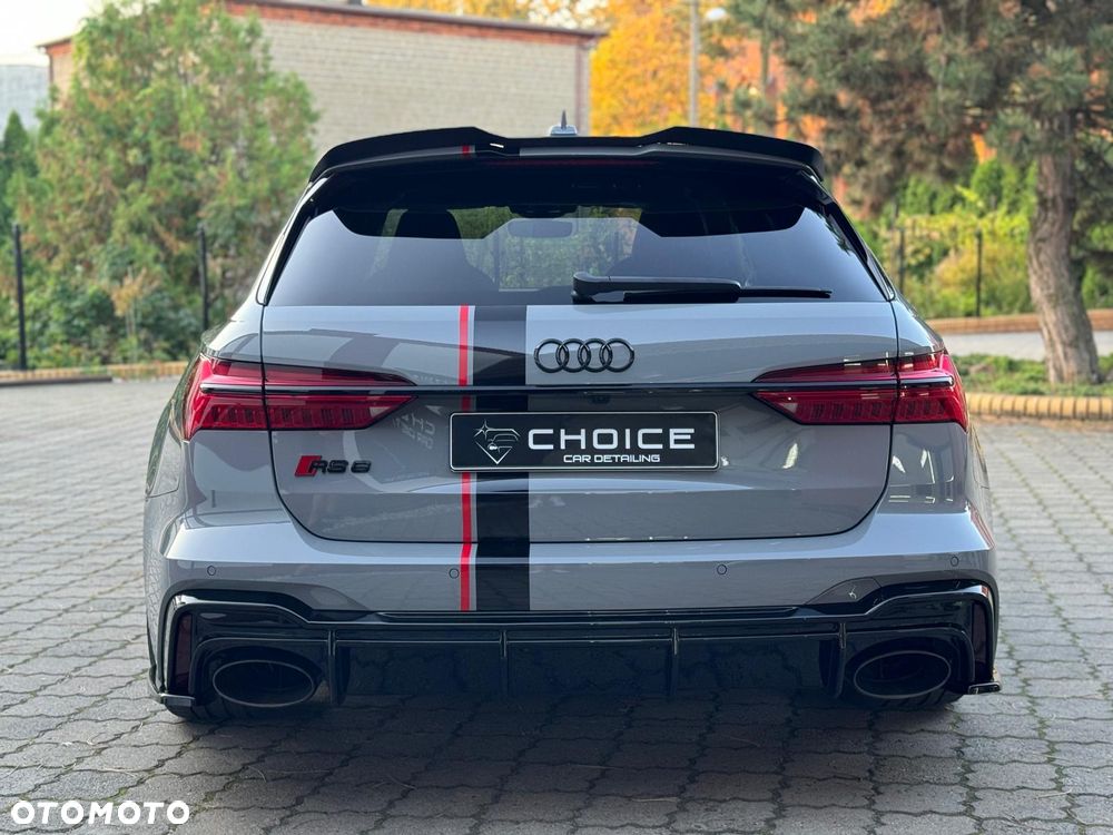 Audi RS6 Avant - 17