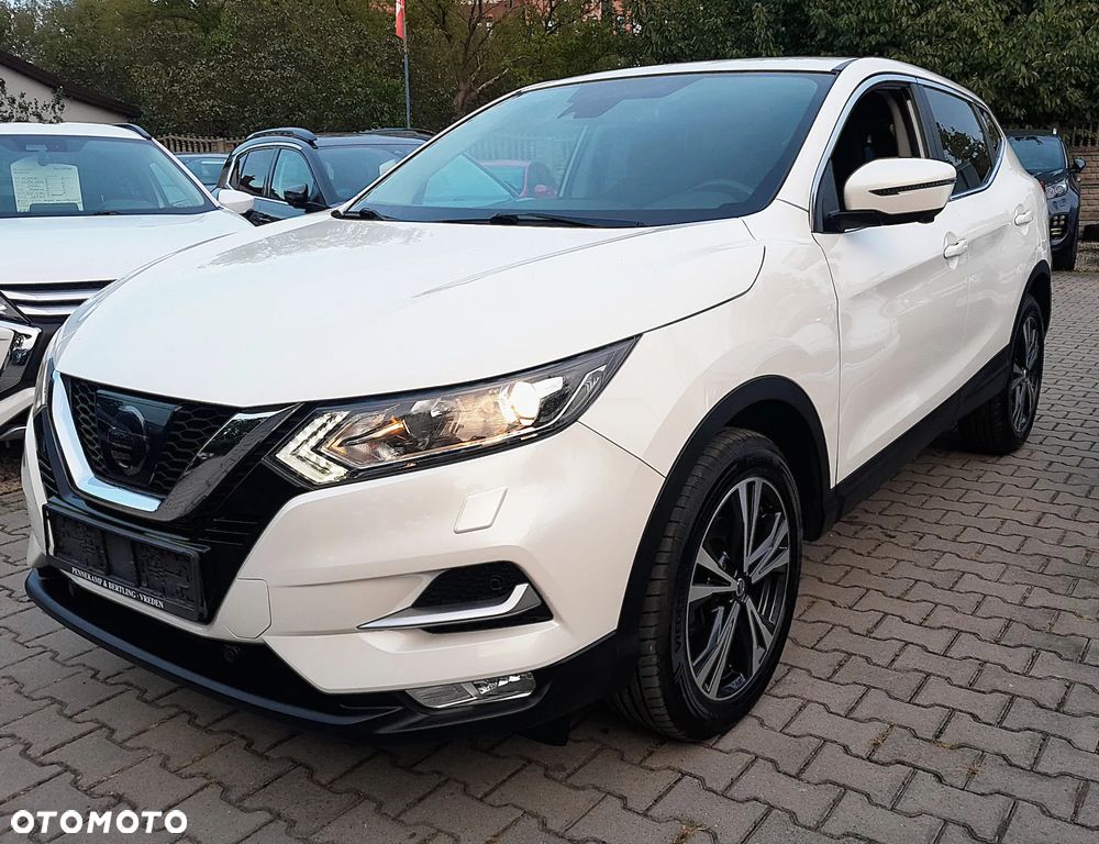 Nissan Qashqai 1.2 DIG-T N-Connecta - 1