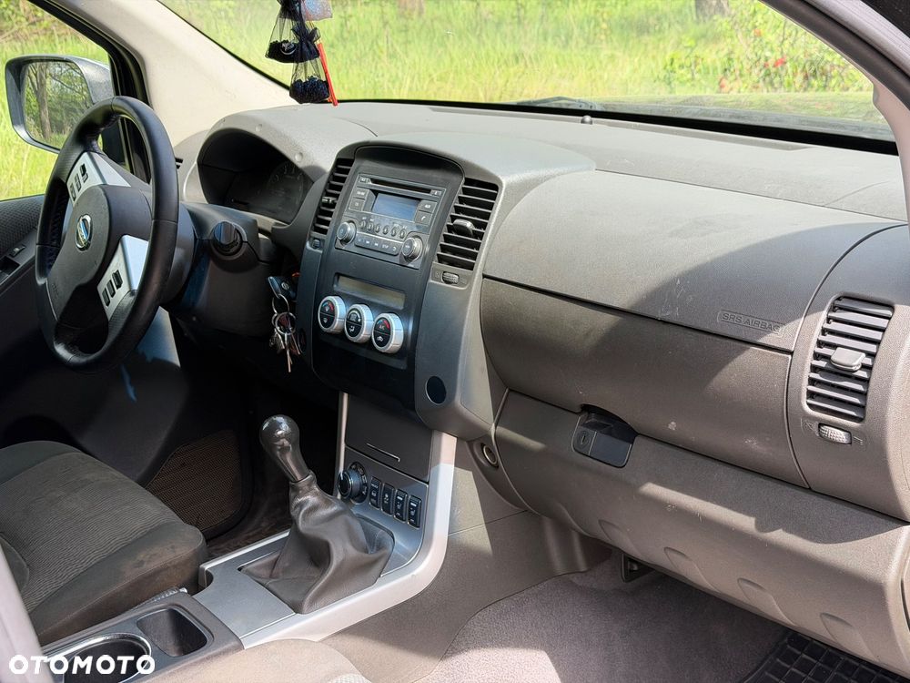 Nissan Navara 2.5 D LE - 9