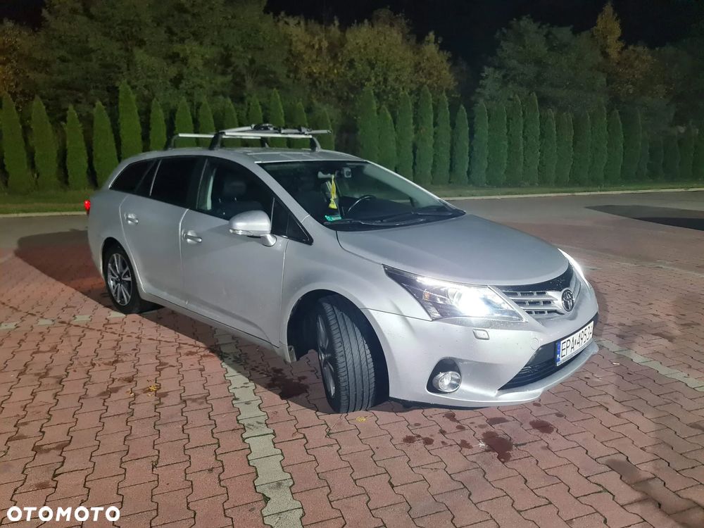 Toyota Avensis 2.0 D-4D Premium - 4