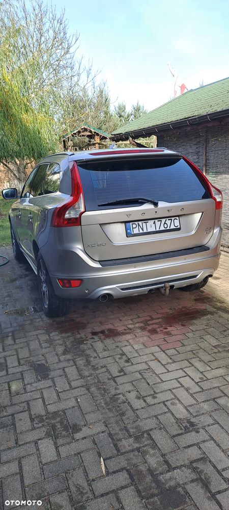 Volvo XC 60 D5 AWD Geartronic Momentum - 4