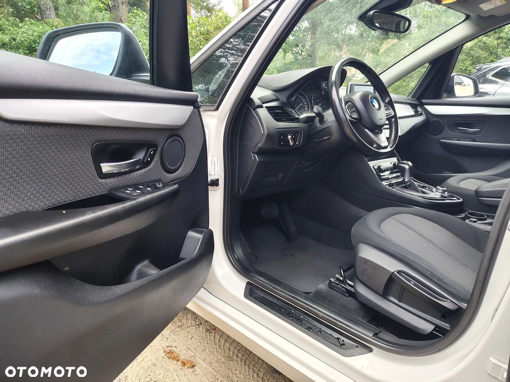 BMW Seria 2 218i - 24