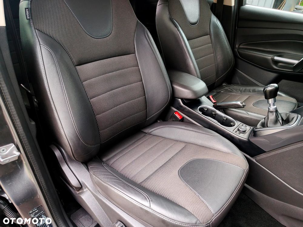 Ford Kuga 2.0 TDCi FWD Titanium - 32