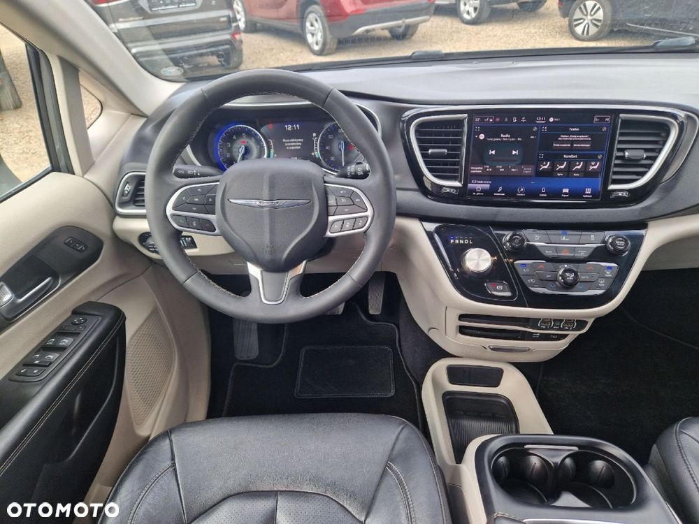 Chrysler Pacifica - 17