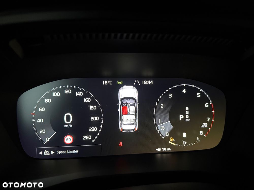 Volvo XC 40 B4 B DKG Ultra Dark - 31