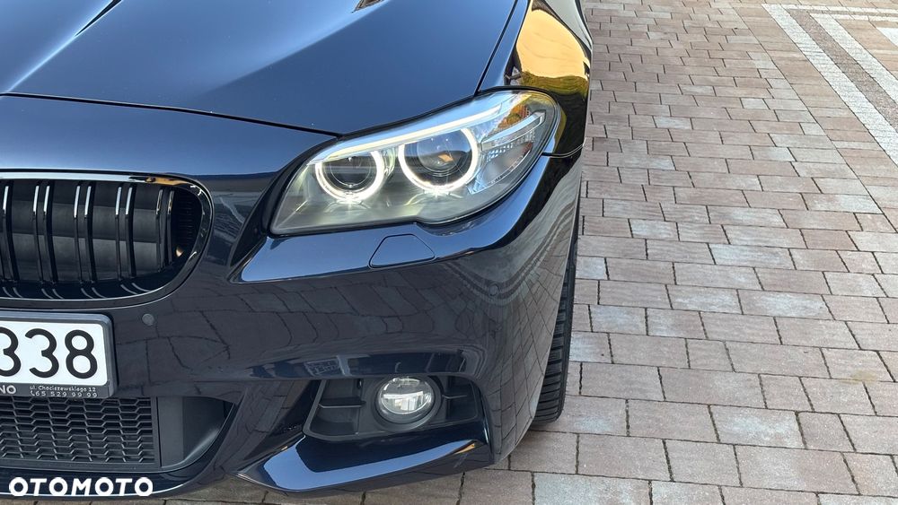 BMW Seria 5 525d xDrive - 14