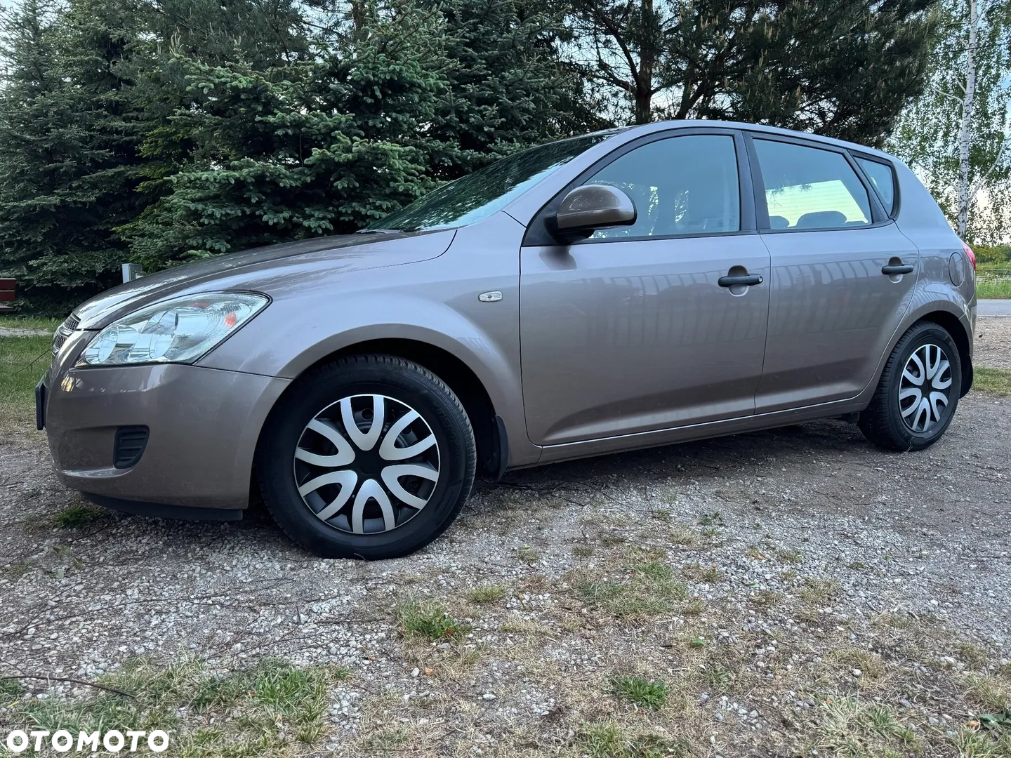 Kia Ceed - 22