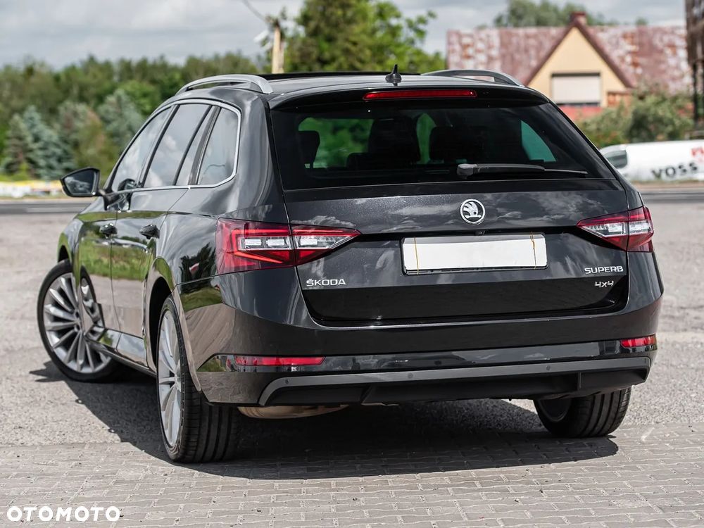 Skoda Superb 2.0 TDI 4x4 DSG Premium Edition - 8