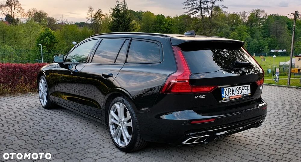 Volvo V60 T6 AWD Plug-In Hybrid Ultra Dark - 5