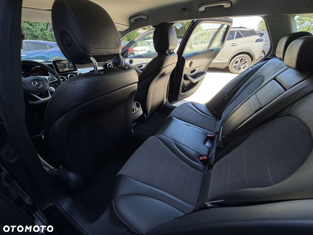 Mercedes-Benz Klasa C 200 9G-TRONIC AMG Line - 20