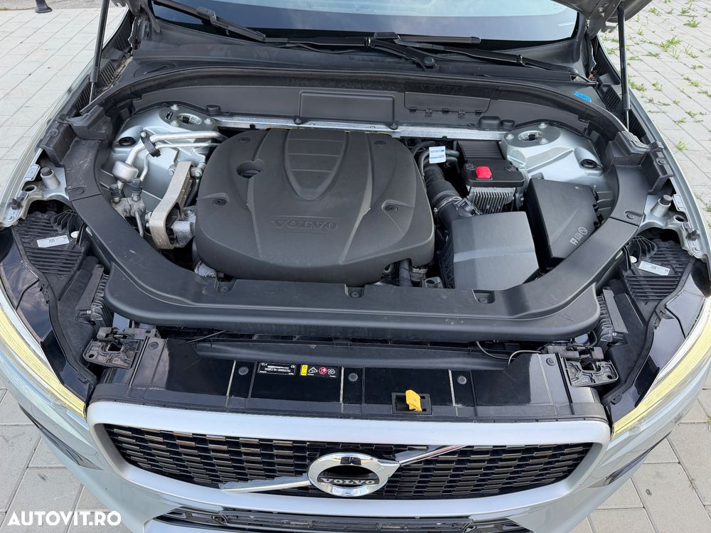 Volvo XC 60 D4 AWD Geartronic RDesign - 36