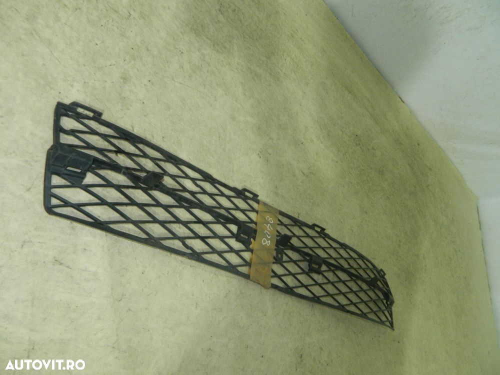 Grila centrala Toyota Corolla Berlina  /  Kombi, 02-04, 53112-12110 - 7