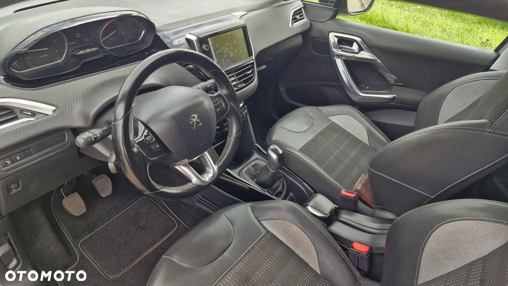 Peugeot 2008 1.6 e-HDi Allure S&S - 11