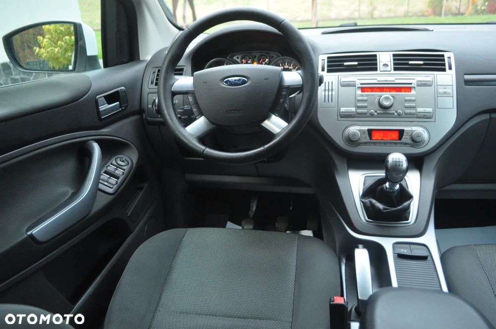 Ford Kuga 2.0 TDCi 2x4 Titanium - 22