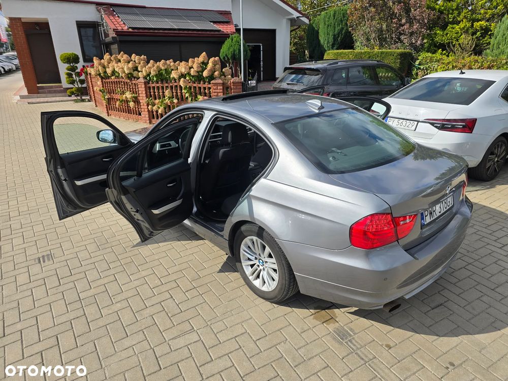 BMW Seria 3 - 35