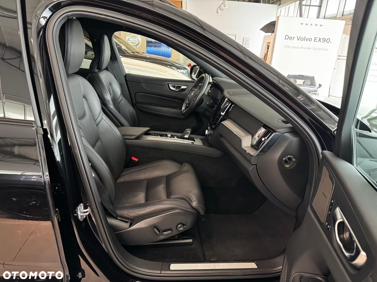 Volvo XC 60 B4 D AWD Plus Dark - 10