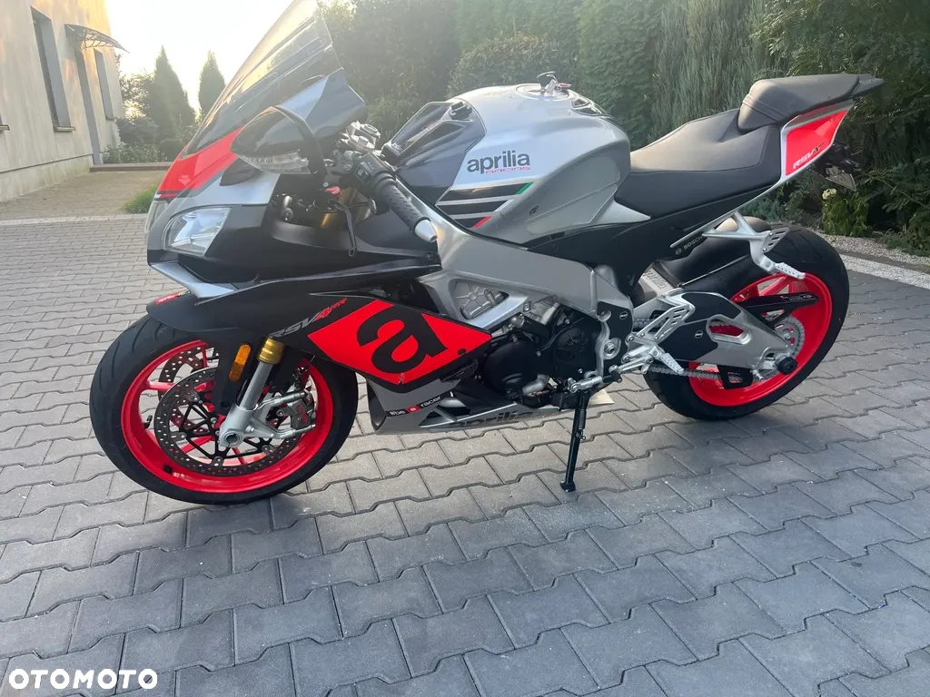 Aprilia RSV - 11